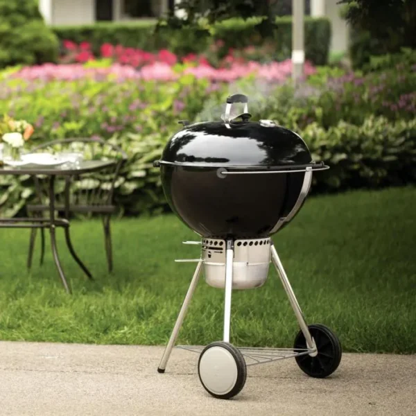 Weber Master Touch 22-Inch Charcoal Grill With Gourmet BBQ System Cooking Grate - Black